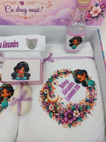 Trusou De Botez Personalizat Pentru Fetiță, Tematică Jasmine, Cu Mov , Nume Şi Dată - Img 5