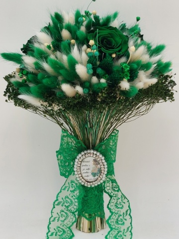 Buchet Mireasa Cu Brosa Personalizata Si Trandafiri Criogenati - Img 2