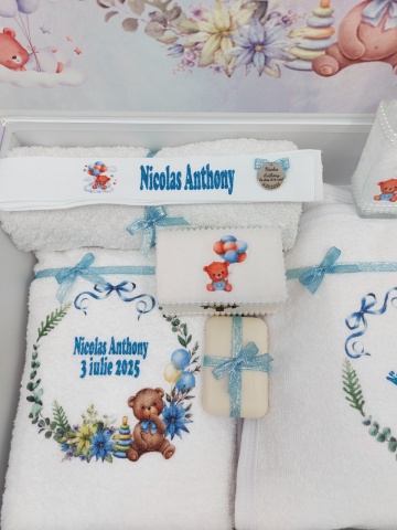 Trusou Pentru Botez Baiat Si Lumanare Cu Trandafiri Criogenati Bleu - Img 4