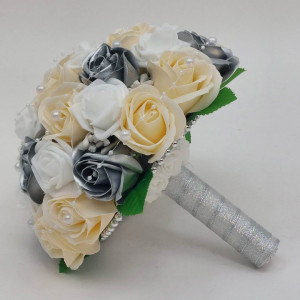 buchet-nunta-cu-trandafiri-argintii
