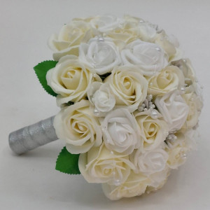 buchet-cununie-cu-trandafiri-albi-si-crem