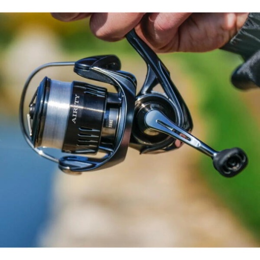 Mulineta Spinning Daiwa 23 Airity ST SF 2000SSP - Img 2