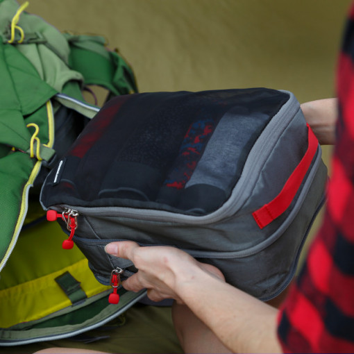 Cub expandabil organizator pentru calatorie Coghlans - C2019 in utilizare