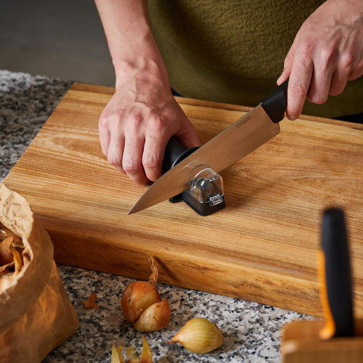 FISKARS Dispozitiv pentru ascutit cutite Fiskars Essential,227 mm, 80 g - 1023811 - Img 3