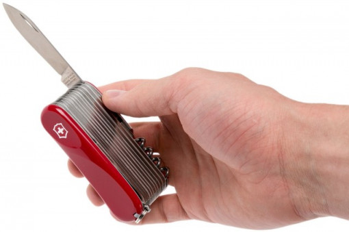 Briceag Victorinox Evolution S54, rosu - 2.5393.SE proportii in mana