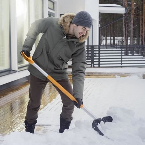 Impingator pentru zapada Fiskars SnowXpert, 1520 mm, 1600 g - Img 2