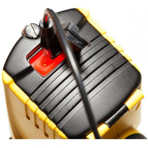 Proiector de mana Nightsearcher Trigger Pro 1000LM/700M/90MM incarcare