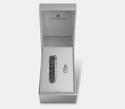 Briceag Victorinox Classic SD,58 mm, Brilliant Crystal 0.6221.35 - Img 5