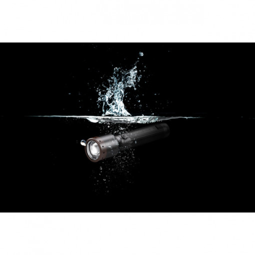 Lanterna Led Lenser P6R Core Reincarcabila - A8.Z502179 imersie