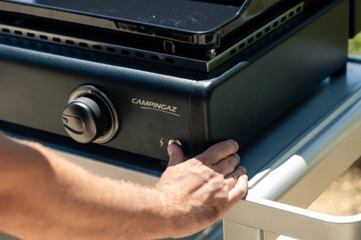 Plancha pe gaz Campingaz Onyx 2, 2 arzatoare, 6 kW, fonta emailata, aprindere electronica - 2218080 - Img 3