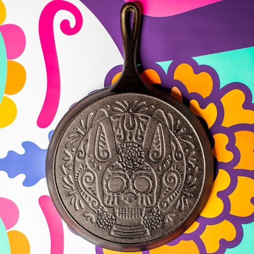 Tigaie din fonta pentru clatite cu logo Xolo Sugar Skull Lodge 26 cm - L-9OGXLL - Img 3