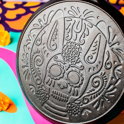 Tigaie din fonta pentru clatite cu logo Xolo Sugar Skull Lodge 26 cm - L-9OGXLL - Img 4