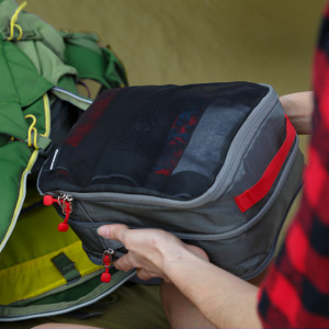 Cub expandabil organizator pentru calatorie Coghlans - C2019 in utilizare