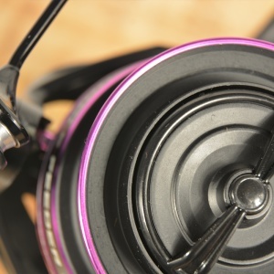 Mulineta Feeder Carp Expert Purple 6000 - Img 3