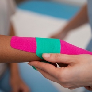 Banda Kinesio 5Cm X 5M, Roz - Img 5