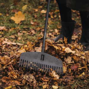 FISKARS Grebla cu coada pentru frunze Fiskars Solid M, 500 g - 1063090 - Img 3