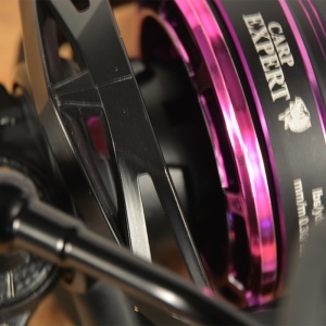 Mulineta Feeder Carp Expert Purple 6000 - Img 4