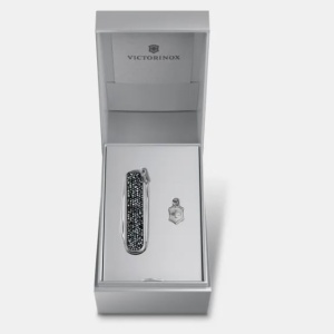Briceag Victorinox Classic SD,58 mm, Brilliant Crystal 0.6221.35 - Img 5