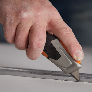 FISKARS Cutit utilitar cu lama retractabila trapezoidala Fiskars CarbonMax, 177 mm, 171 g - 1027223 - Img 7