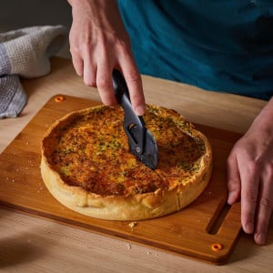 FISKARS Feliator pentru taiat pizza Fiskars Functional Form, 260 mm, 50 g - 1019533 - Img 4