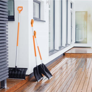 Lopata pentru zapada Fiskars SnowXpert, 1310 mm, 1400 g - Img 5
