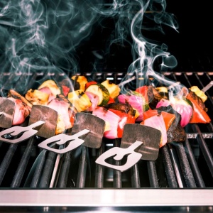 Set 4 tepuse metalice pentru gatit Kebab si frigarui la gratar Char-Broil - 140019 - Img 7