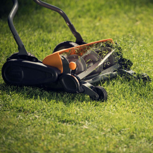 FISKARS Masina manuala de tuns gazonul StaySharp Max, 610 mm, 20 kg - 1000591 - Img 4