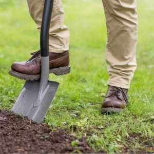 Cazma pentru plantat si bordurat Fiskars Ergonomic, varf rotunjit, 1255 mm, 1890 g - Img 2