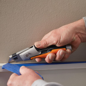 Cutit utilitar cu lama trapezoidala pentru zugravi Fiskars CarbonMax, 1027225, 191 mm, 244 g - Img 13