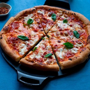 Tava din fonta pentru pizza Lodge 38 cm - L-BW15PP - Img 4