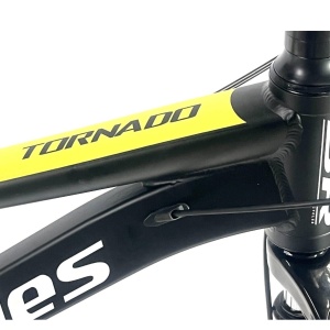 Bicicleta BR Tornado 26", 21 viteze, frane pe disc, cadru din aluminiu 13.5", manete secventiale, negru - Img 5