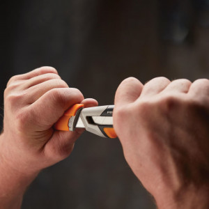 FISKARS Cutit cu lama sgmentata de 18 mm Fiskars CabonMax Snap-Off - 1027227 - Img 11