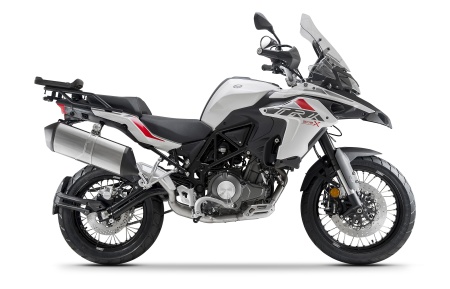 Set of SHAD TERRA TR40 adventure saddlebags and SHAD TERRA aluminium top case TR55 PURE BLACK, including mounting kit SHAD BENELLI TRK 502X - Img 7