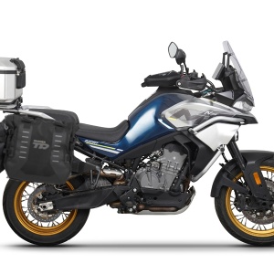 Complete set of SHAD TERRA TR40 adventure saddlebags and SHAD TERRA aluminium 37L topcase, including mounting kit SHAD CF Moto 800MT