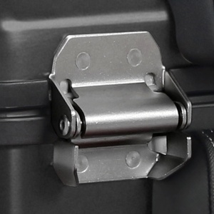 Set complet de cutii de aluminiu SHAD TERRA NEGRU, 48L cutie centrala si 36L / 36L cutii laterale, incluzand kit de montaj si placa SHAD HONDA CB 500 X - Img 14