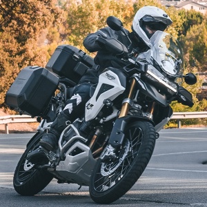 Cutie centrala aluminiu SHAD Terra TR55 D0TR55100B Editie Black - Img 12