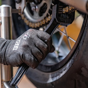 Motorcycle chain brush MUC-OFF 350 - Img 7