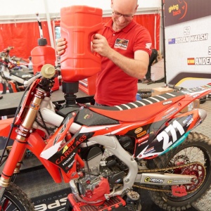 Utility can POLISPORT PROOCTANE 8464600001 10 l with standard cap + 100 ml mixer + hose clear red - Img 3