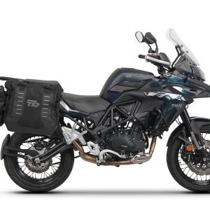 Complete set of SHAD TERRA TR40 adventure saddlebags, including mounting kit SHAD Benelli TRK 502 X