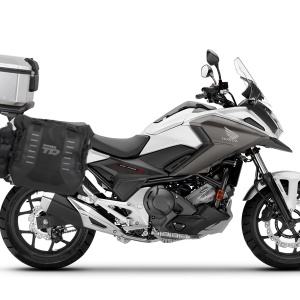 Complete set of SHAD TERRA TR40 adventure saddlebags and SHAD TERRA aluminium 37L topcase, including mounting kit SHAD HONDA NC 750 X