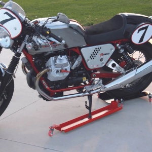 Motomoving LV8 GARAGE & TRACK E300MM+ use with all motorcycles and scooters equipped with a central stand - Img 3