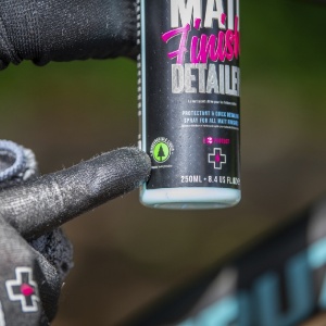 Motorcycle Matt finish Detailer MUC-OFF 20004 250ml - Img 4