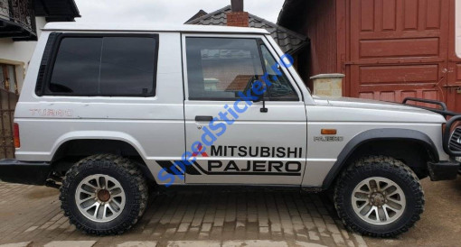 Set Stickere Auto Mitsubishi Pajero Scurt 2/3 usi