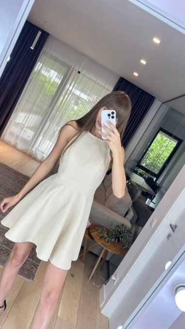 Rochie , Mini, Evazata si eleganta, Decolteu la spate si funda, Bej