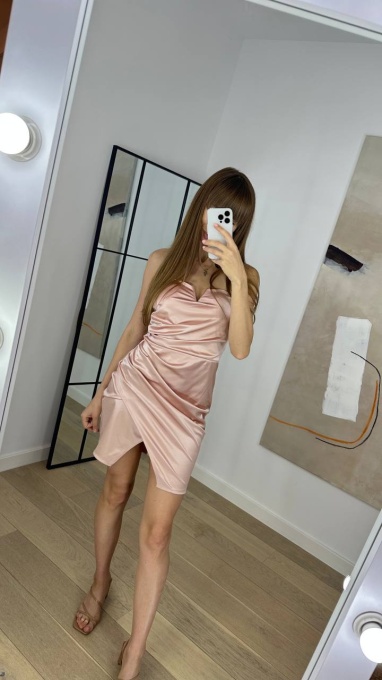 Rochie Scurta pe corp, Satin, Decolteu, Calitate Italia, Roz pudrat