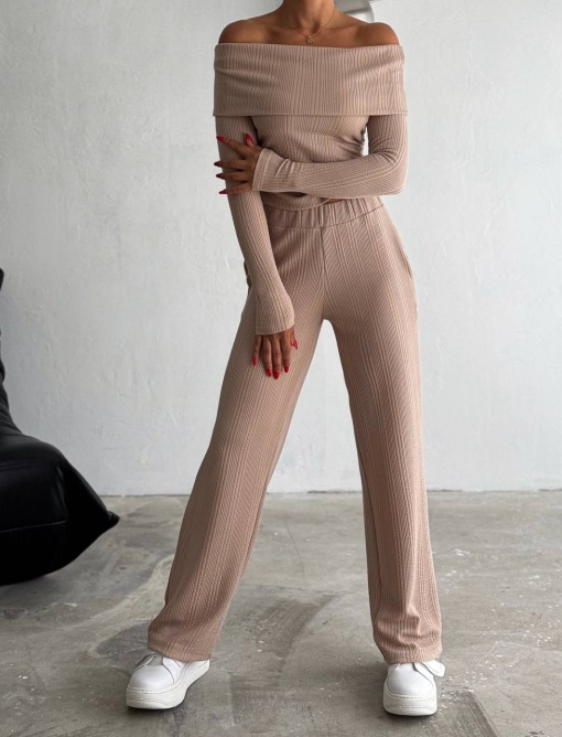 Compleu format din bluza si pantaloni Daisy, Bej