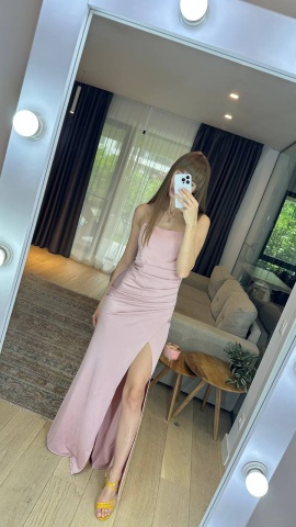 Rochie cu umeri goi, Pe corp, Picior dezgolit, Roz - Img 2
