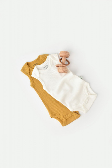 Set 2 body-uri fara maneci bebe unisex din bumbac organic si modal - Mustar/Ecru, BabyCosy (Marime: 9-12 luni)