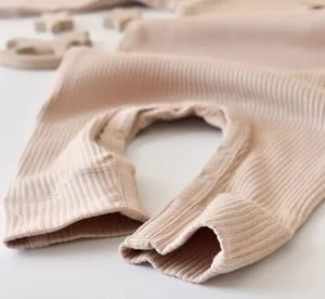 Salopeta cu maneca lunga si pantaloni lungi din bumbac organic si modal - Blush BabyCosy (Marime: 3-6 Luni)