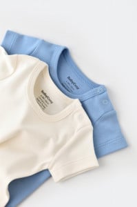 Set 2 body-uri bebe unisex -100% bumbac organic - Ecru/Bleu, BabyCosy (Marime: 9-12 luni)